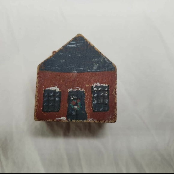 Vintage Mini Wooden Buildings and Amish People Handpainted - Picture 3 of 6